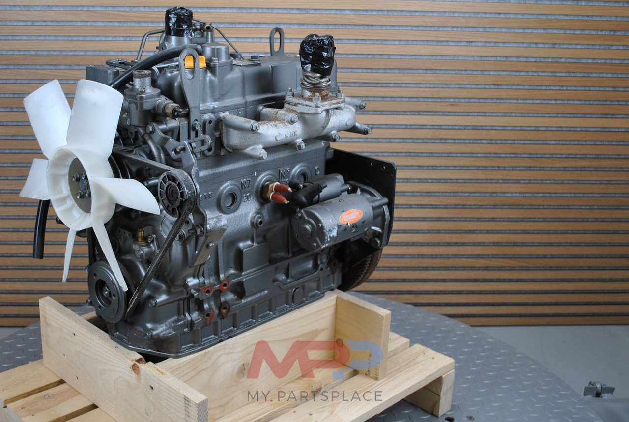 YANMAR 4TN48L - Moteur pour Chargeuse sur pneus: photos 2 YANMAR 4TN48L - Moteur pour Chargeuse sur pneus: photos 2