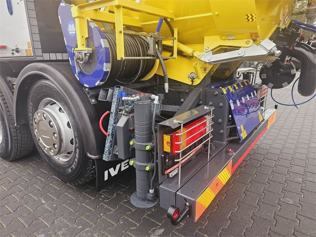 Camion hydrocureur Iveco RAVO WUKO FOR CHANNEL CLEANING druck saug kanal: photos 16