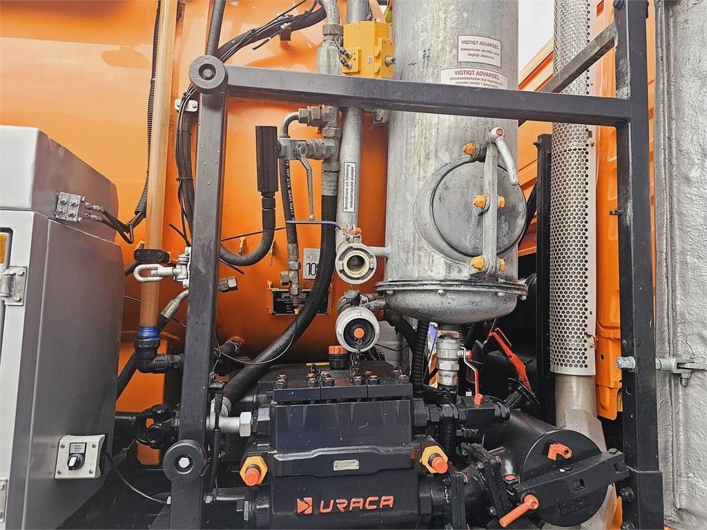 MAN FFG ELEPHANT WUKO COMBI FOR DUCT CLEANING - Camion hydrocureur: photos 1 MAN FFG ELEPHANT WUKO COMBI FOR DUCT CLEANING - Camion hydrocureur: photos 1