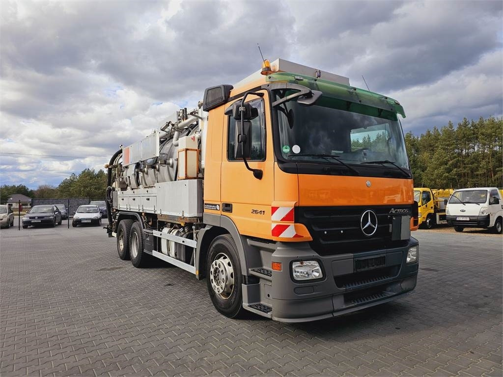 Mercedes-Benz WUKO KROLL COMBI FOR SEWER CLEANING - Camion hydrocureur: photos 2 Mercedes-Benz WUKO KROLL COMBI FOR SEWER CLEANING - Camion hydrocureur: photos 2