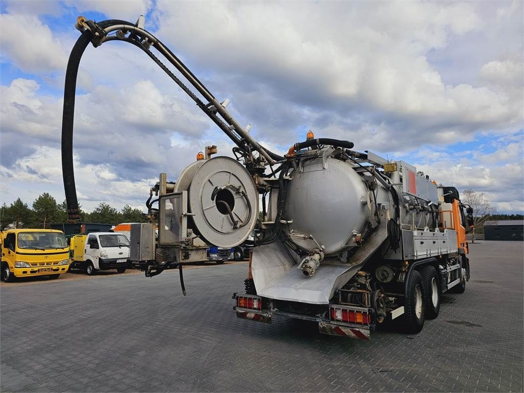 Mercedes-Benz WUKO KROLL COMBI FOR SEWER CLEANING - Camion hydrocureur: photos 1 Mercedes-Benz WUKO KROLL COMBI FOR SEWER CLEANING - Camion hydrocureur: photos 1