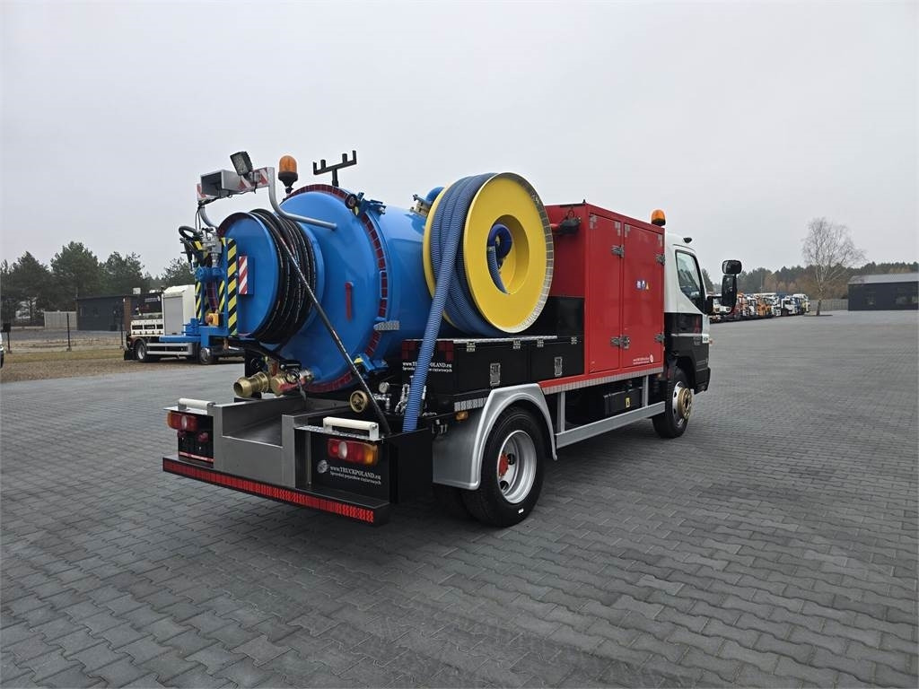 Mitsubishi RIONED COMBI WUKO FOR CLEANING SEWAGE - Camion hydrocureur: photos 1 Mitsubishi RIONED COMBI WUKO FOR CLEANING SEWAGE - Camion hydrocureur: photos 1