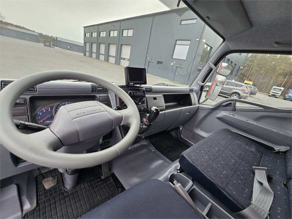 Mitsubishi RIONED COMBI WUKO FOR CLEANING SEWAGE - Camion hydrocureur: photos 3 Mitsubishi RIONED COMBI WUKO FOR CLEANING SEWAGE - Camion hydrocureur: photos 3