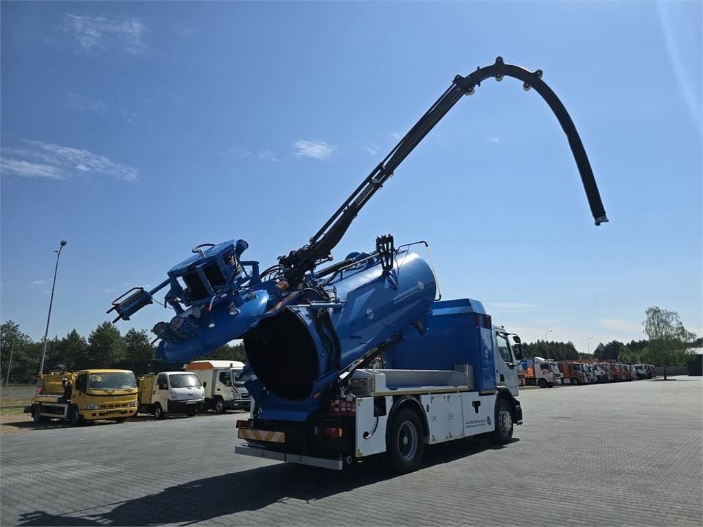 Renault 4x2 WUKO RIVARD for collecting liquid waste - Camion hydrocureur: photos 1 Renault 4x2 WUKO RIVARD for collecting liquid waste - Camion hydrocureur: photos 1