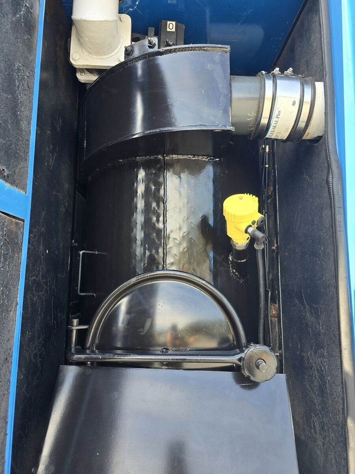 Renault 4x2 WUKO RIVARD for collecting liquid waste  en crédit-bail Renault 4x2 WUKO RIVARD for collecting liquid waste: photos 12