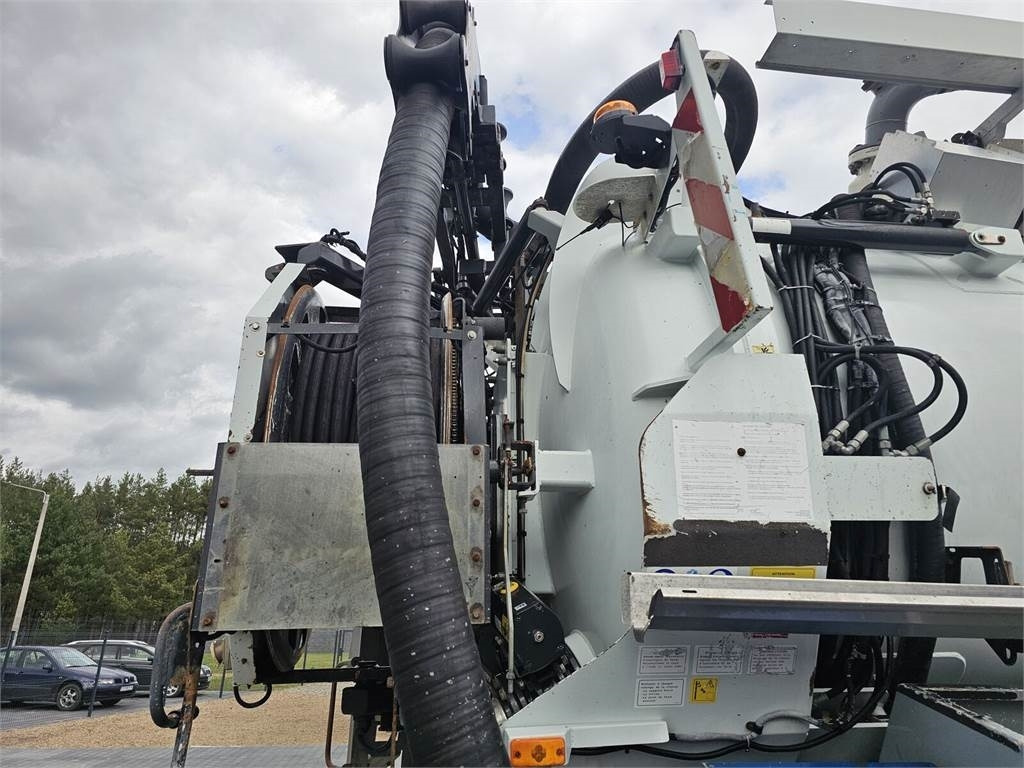 Camion hydrocureur Renault 6x4 WUKO RIVARD RECYTLING for collecting liquid wa: photos 19