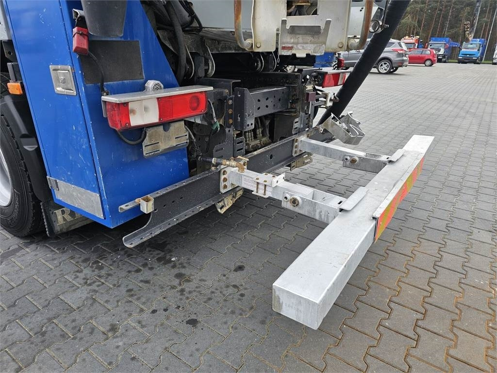 Camion hydrocureur Renault 6x4 WUKO RIVARD RECYTLING for collecting liquid wa: photos 14