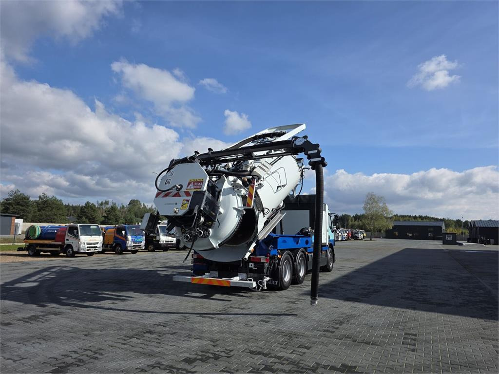 Renault 6x4 WUKO RIVARD RECYTLING for collecting liquid wa - Camion hydrocureur: photos 1 Renault 6x4 WUKO RIVARD RECYTLING for collecting liquid wa - Camion hydrocureur: photos 1