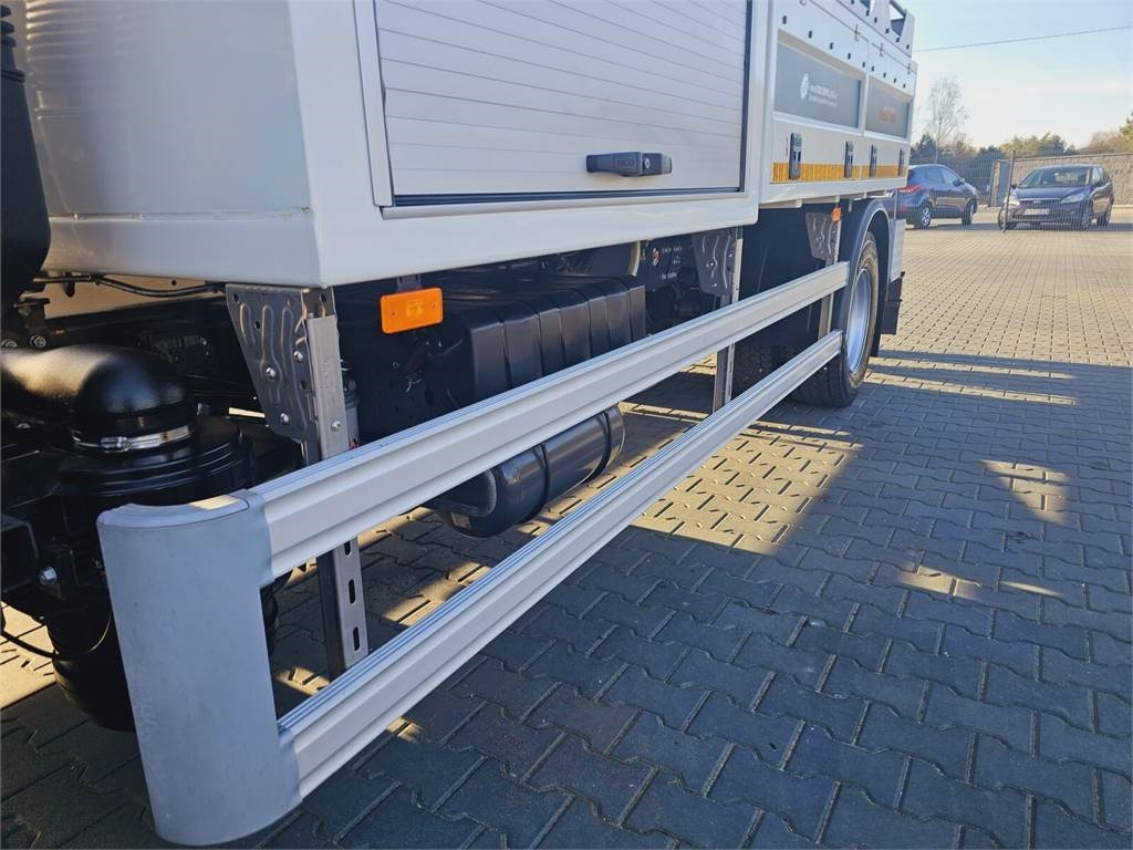 Camion hydrocureur Renault GAMA KANRO KOMBI 5000: photos 10 Camion hydrocureur Renault GAMA KANRO KOMBI 5000: photos 10