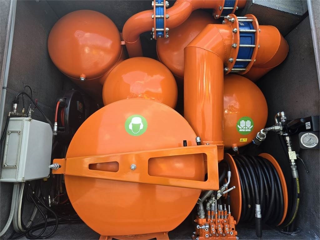 Scania KAISER EUR-MARK PL 8 Vacuum suction-blowing loader en crédit-bail Scania KAISER EUR-MARK PL 8 Vacuum suction-blowing loader: photos 12 Scania KAISER EUR-MARK PL 8 Vacuum suction-blowing loader en crédit-bail Scania KAISER EUR-MARK PL 8 Vacuum suction-blowing loader: photos 12