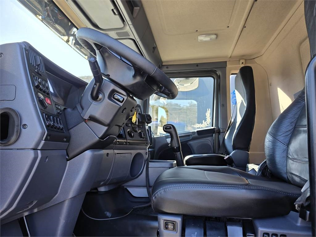 Scania Larsen FlexVac 311 Vacuum suction loader en crédit-bail Scania Larsen FlexVac 311 Vacuum suction loader: photos 32 Scania Larsen FlexVac 311 Vacuum suction loader en crédit-bail Scania Larsen FlexVac 311 Vacuum suction loader: photos 32