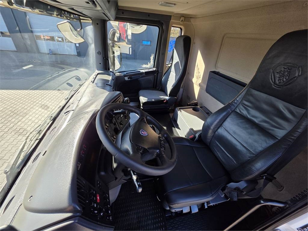 Scania Larsen FlexVac 311 Vacuum suction loader en crédit-bail Scania Larsen FlexVac 311 Vacuum suction loader: photos 33 Scania Larsen FlexVac 311 Vacuum suction loader en crédit-bail Scania Larsen FlexVac 311 Vacuum suction loader: photos 33