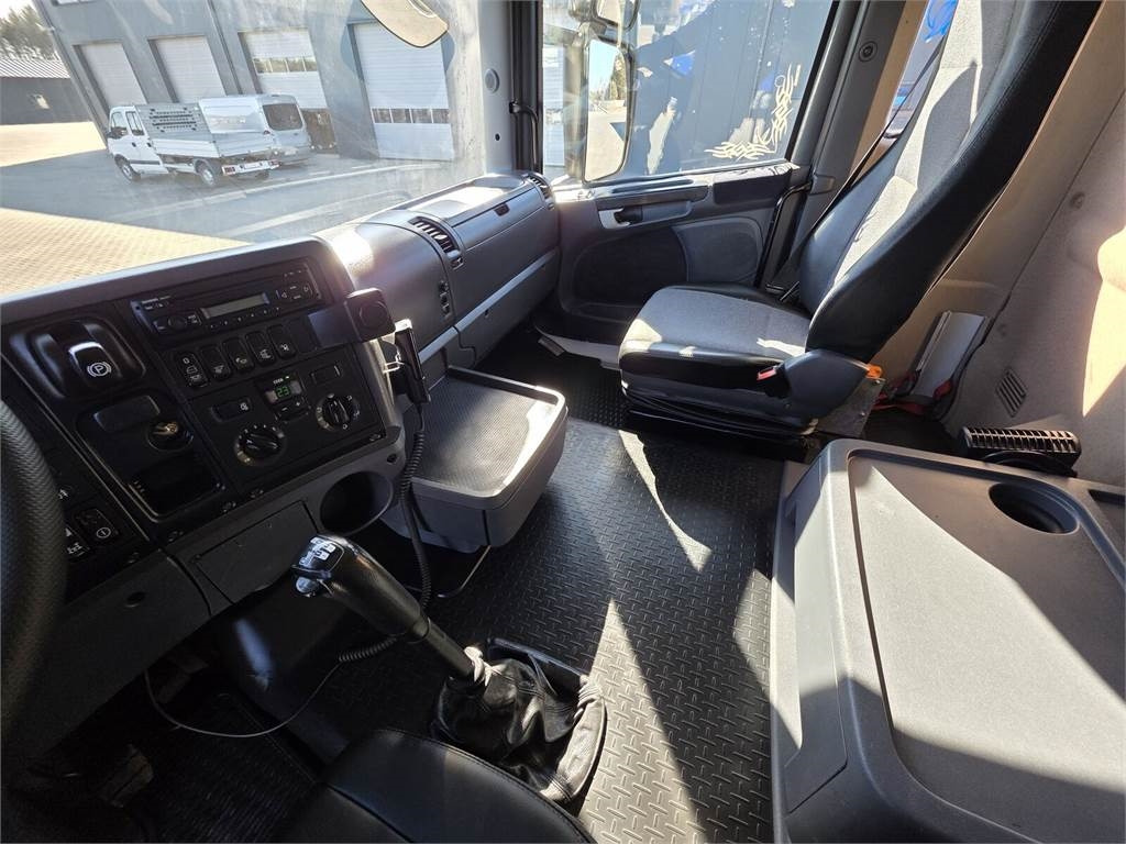 Scania Larsen FlexVac 311 Vacuum suction loader en crédit-bail Scania Larsen FlexVac 311 Vacuum suction loader: photos 35 Scania Larsen FlexVac 311 Vacuum suction loader en crédit-bail Scania Larsen FlexVac 311 Vacuum suction loader: photos 35