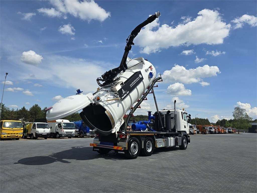 Scania Saugbagger Larsen FlexVac 311 Vacuum suction loade  - Camion hydrocureur: photos 1 Scania Saugbagger Larsen FlexVac 311 Vacuum suction loade  - Camion hydrocureur: photos 1