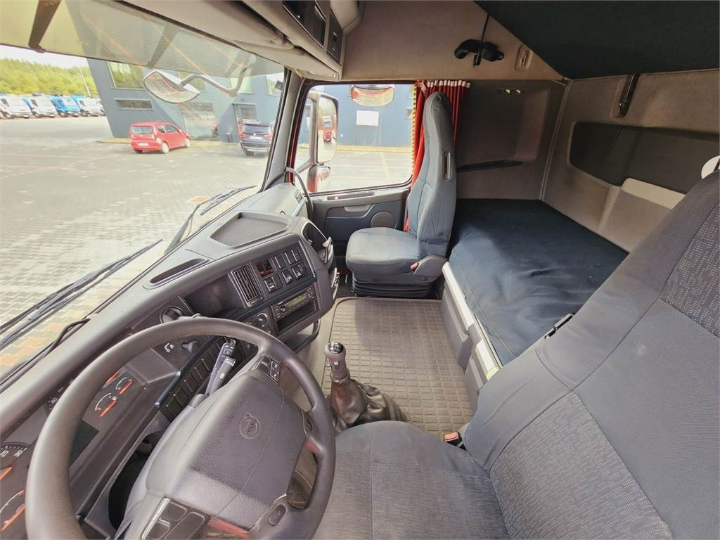 Volvo FH13 XXL EURO 5 2011 + KRONE MEGA RAISE - Tracteur routier: photos 4 Volvo FH13 XXL EURO 5 2011 + KRONE MEGA RAISE - Tracteur routier: photos 4