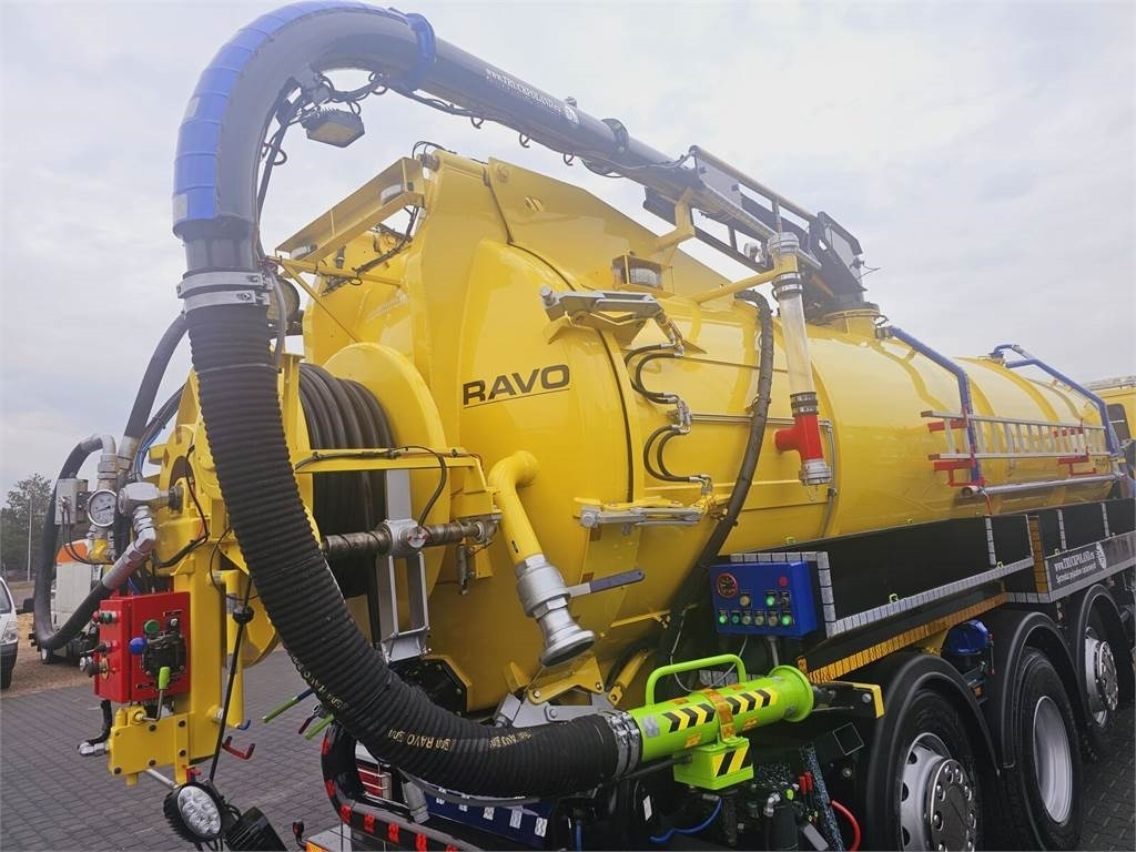 Iveco RAVO WUKO FOR CHANNEL CLEANING druck saug kanal - Véhicule de voirie/ Spécial: photos 2 Iveco RAVO WUKO FOR CHANNEL CLEANING druck saug kanal - Véhicule de voirie/ Spécial: photos 2