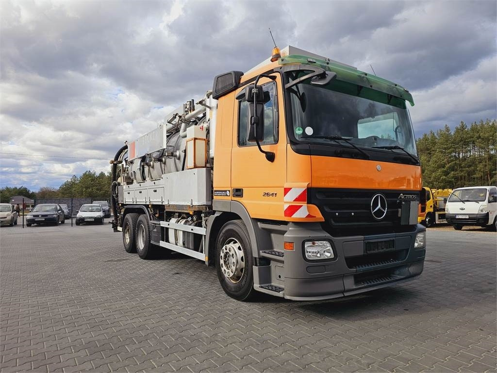 Mercedes-Benz WUKO KROLL COMBI FOR SEWER CLEANING - Véhicule de voirie/ Spécial: photos 3 Mercedes-Benz WUKO KROLL COMBI FOR SEWER CLEANING - Véhicule de voirie/ Spécial: photos 3