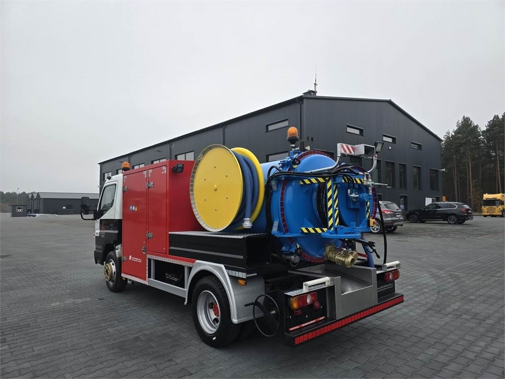Mitsubishi RIONED COMBI WUKO FOR CLEANING SEWAGE - Véhicule de voirie/ Spécial: photos 4 Mitsubishi RIONED COMBI WUKO FOR CLEANING SEWAGE - Véhicule de voirie/ Spécial: photos 4