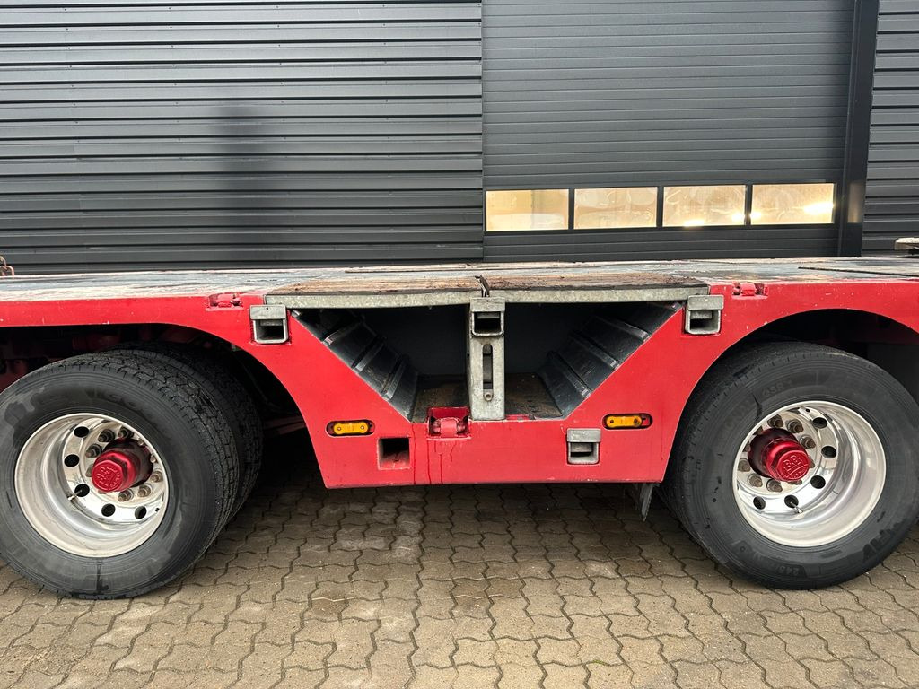 Emtech AMT 4 achs tieflader / radmulden / zwangslenkung Emtech AMT 4 achs tieflader / radmulden / zwangslenkung - Semi-remorque surbaissé: photos 5 Emtech AMT 4 achs tieflader / radmulden / zwangslenkung Emtech AMT 4 achs tieflader / radmulden / zwangslenkung - Semi-remorque surbaissé: photos 5