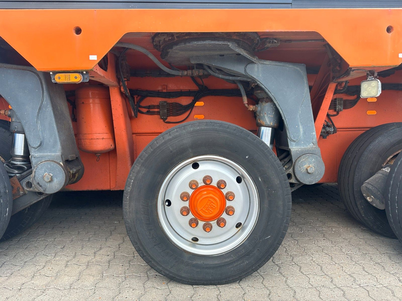 Goldhofer THP 3+5 XLE - Semi-remorque surbaissé: photos 5 Goldhofer THP 3+5 XLE - Semi-remorque surbaissé: photos 5