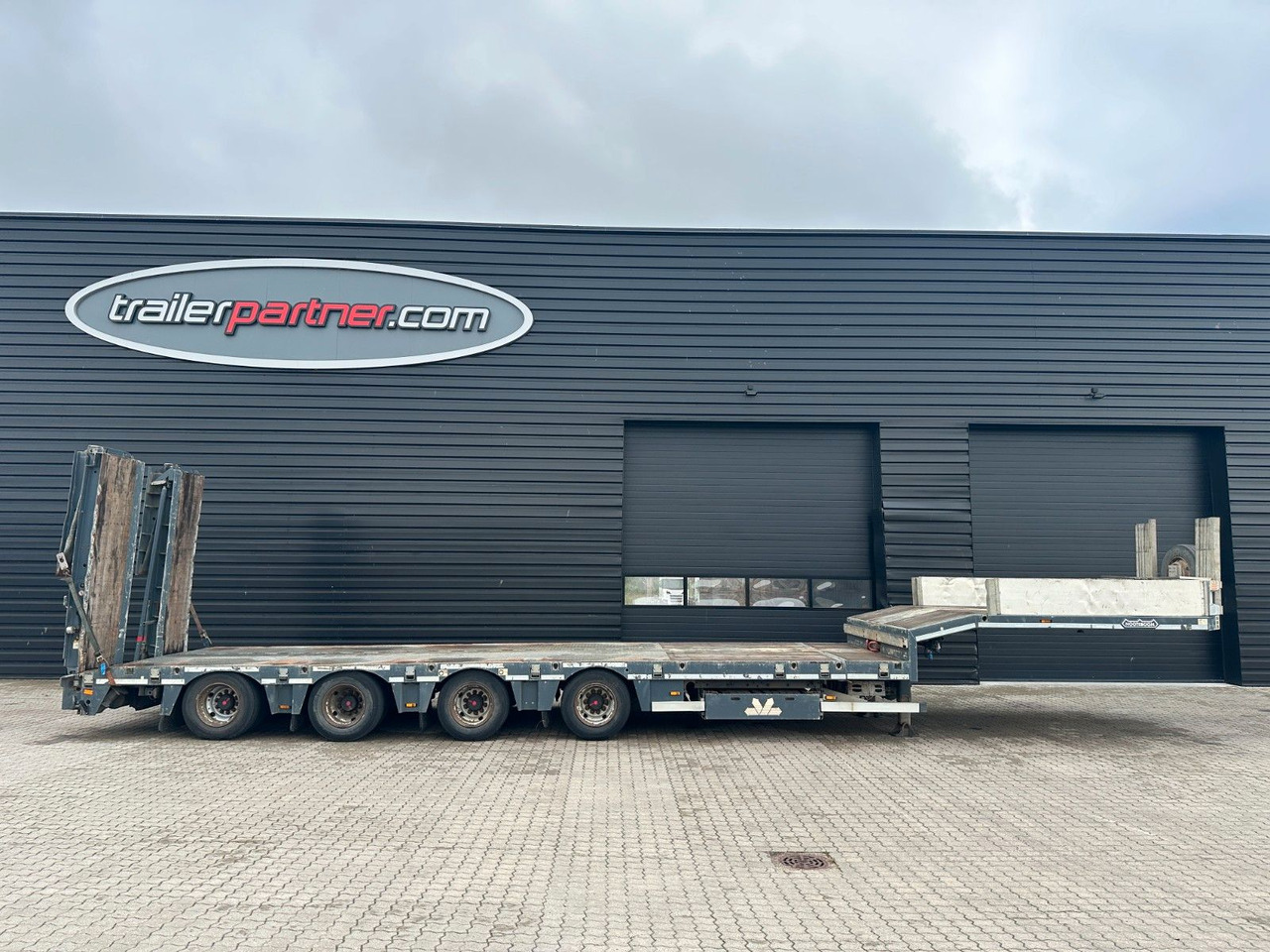 Nooteboom 4 achs Tieflader / Rampen / Ausziehbar - Semi-remorque surbaissé: photos 1 Nooteboom 4 achs Tieflader / Rampen / Ausziehbar - Semi-remorque surbaissé: photos 1