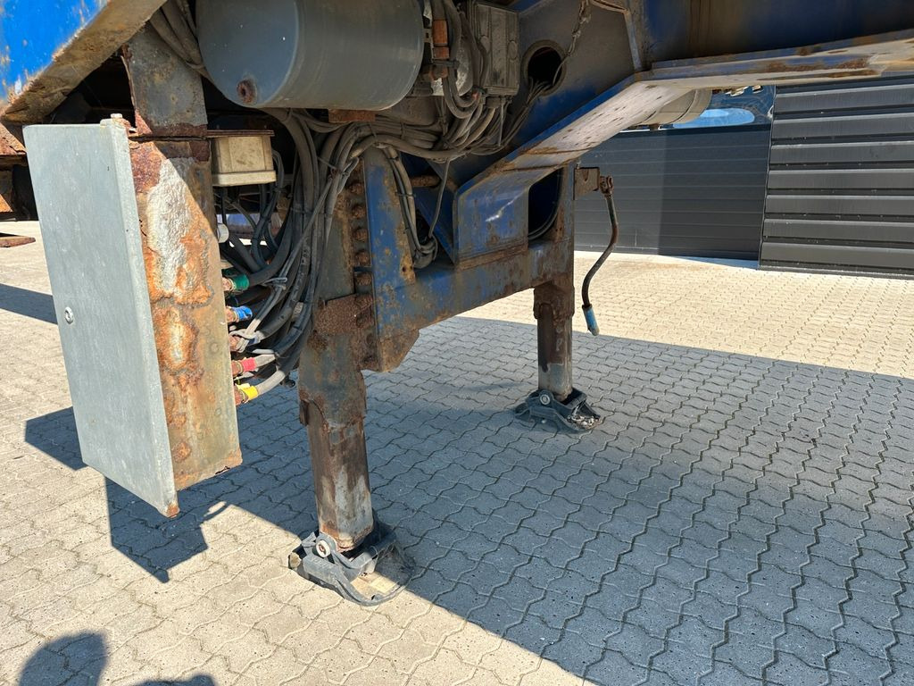 Nooteboom 4 achs tele / 3 x ausziehbar / 48.000 mm Nooteboom 4 achs tele / 3 x ausziehbar / 48.000 mm - Semi-remorque plateau: photos 4 Nooteboom 4 achs tele / 3 x ausziehbar / 48.000 mm Nooteboom 4 achs tele / 3 x ausziehbar / 48.000 mm - Semi-remorque plateau: photos 4