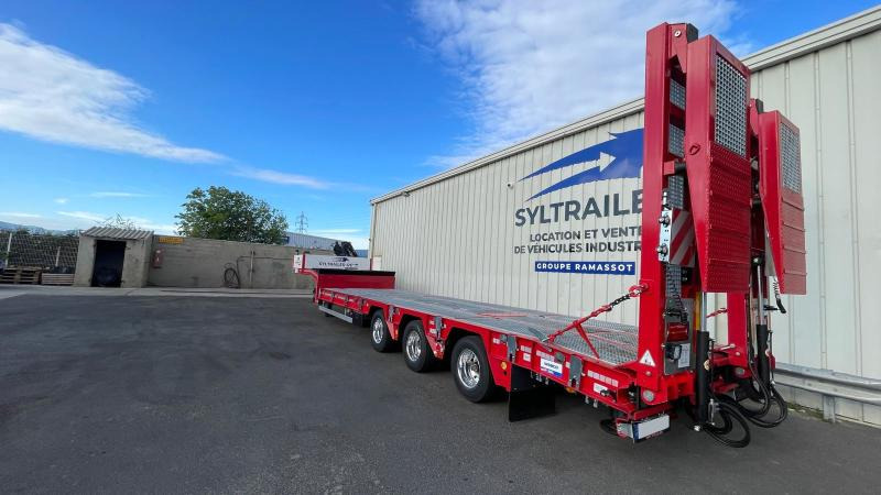 Syltrailer Porte Engins Caiboutti (Location / Rent) SYL227 - Semi-remorque surbaissé: photos 2 Syltrailer Porte Engins Caiboutti (Location / Rent) SYL227 - Semi-remorque surbaissé: photos 2