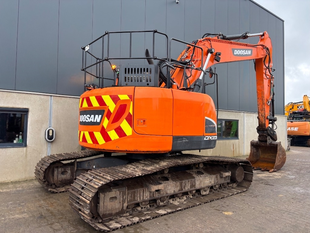 Doosan DX 235 LCR-5 - DX 235 - DX 225 - Pelle sur chenille: photos 5 Doosan DX 235 LCR-5 - DX 235 - DX 225 - Pelle sur chenille: photos 5