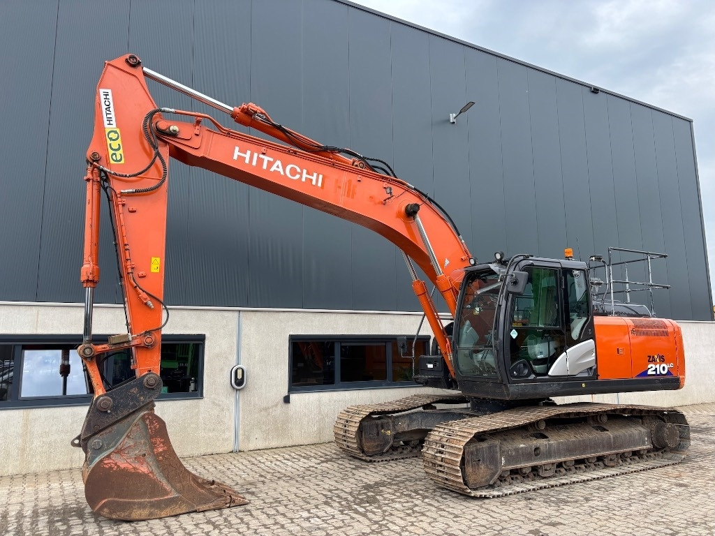 Hitachi ZX 210 LC-6 - Pelle sur chenille: photos 1 Hitachi ZX 210 LC-6 - Pelle sur chenille: photos 1