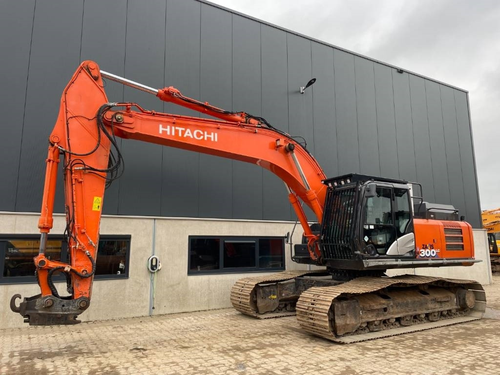 Hitachi ZX 300 LC-6 -- ZX300 LC-6 - Pelle sur chenille: photos 4 Hitachi ZX 300 LC-6 -- ZX300 LC-6 - Pelle sur chenille: photos 4
