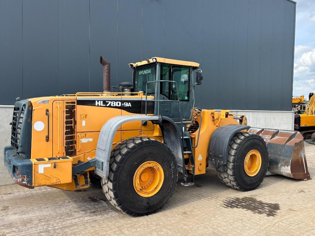 Hyundai HL 780-9 A - HL780 - HL 780 - Chargeuse sur pneus: photos 5 Hyundai HL 780-9 A - HL780 - HL 780 - Chargeuse sur pneus: photos 5