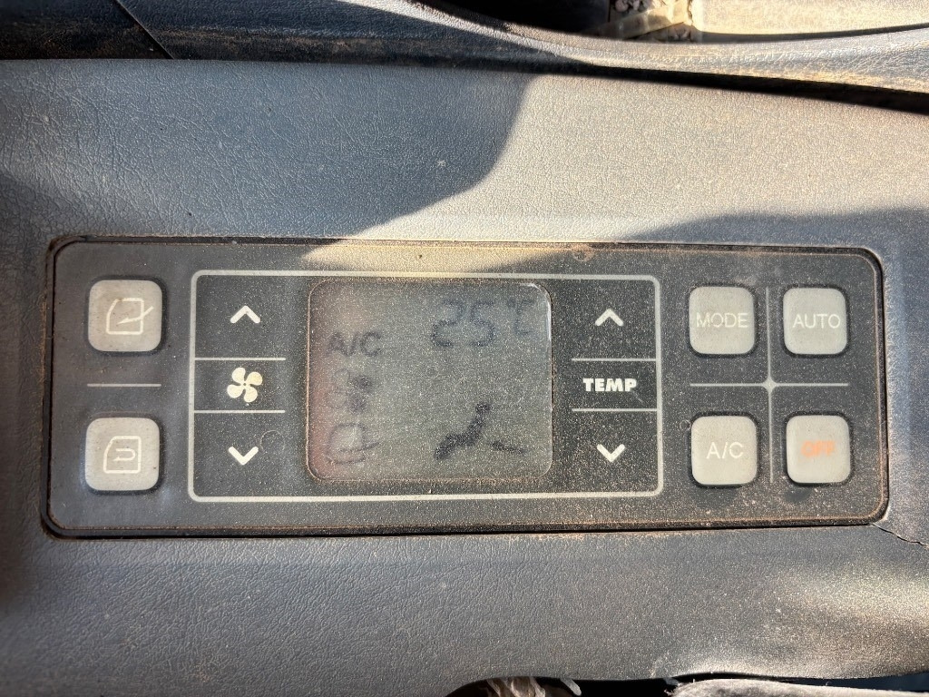 Pelle sur chenille Hyundai HX 235 LCR - HX 220 - HX235LCR: photos 18