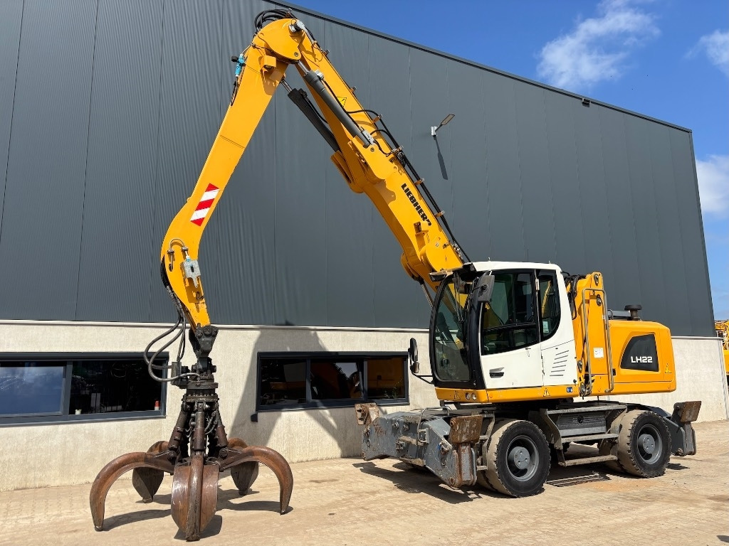 Liebherr LH 22 -- LH22 -- LH 24 - Pelle de manutention: photos 3 Liebherr LH 22 -- LH22 -- LH 24 - Pelle de manutention: photos 3