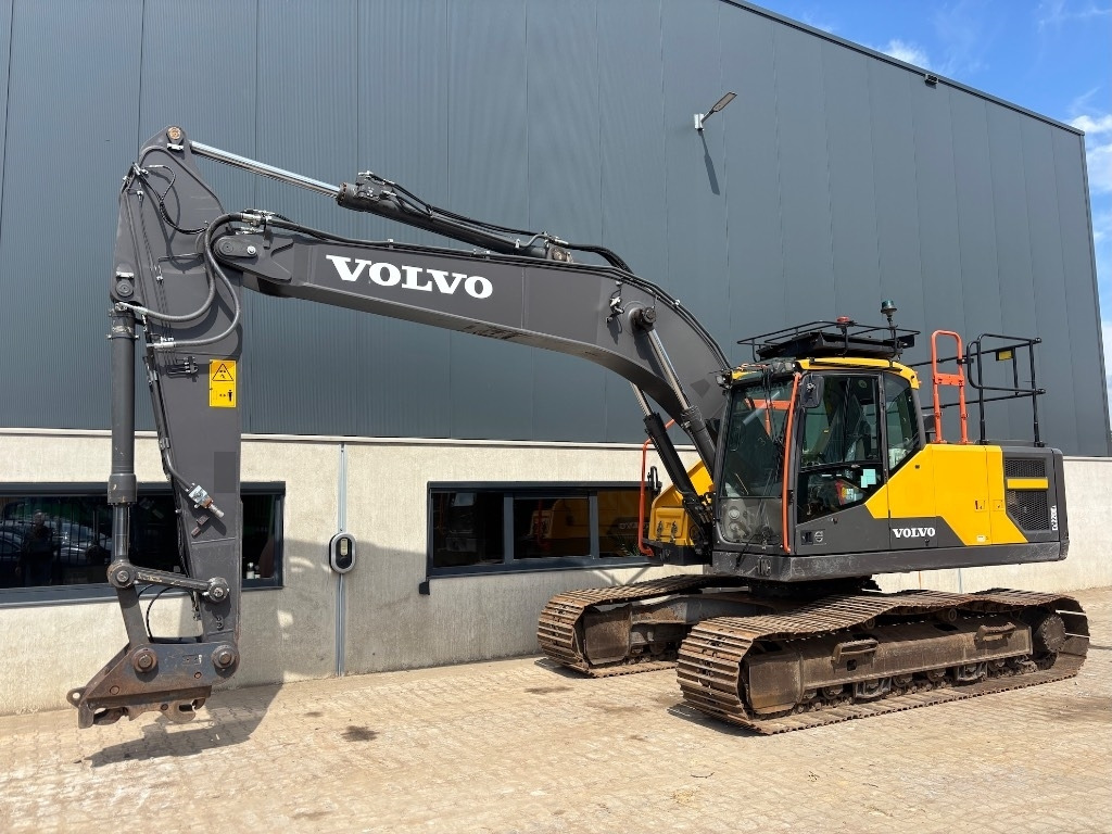 Volvo EC 220 E L - EC220 - Pelle sur chenille: photos 1 Volvo EC 220 E L - EC220 - Pelle sur chenille: photos 1