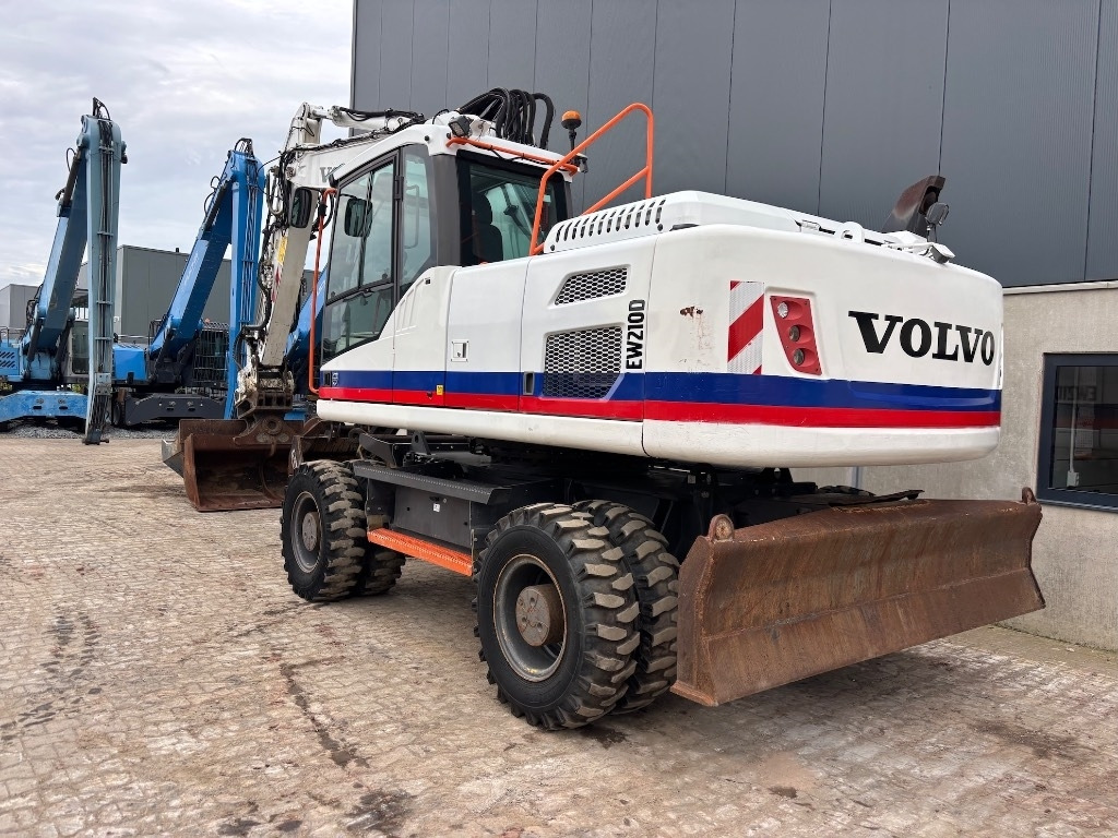 Volvo EW 210 D - EW210 - EW210D - EW 180 - EW 240 - Pelle sur pneus: photos 4 Volvo EW 210 D - EW210 - EW210D - EW 180 - EW 240 - Pelle sur pneus: photos 4