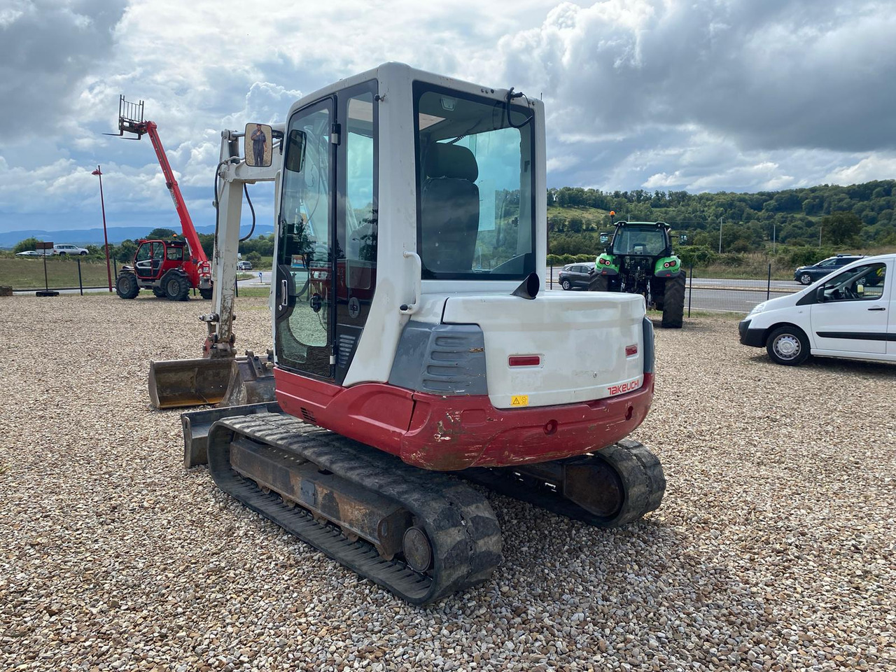 TAKEUCHI TB 250 - Pelle sur chenille: photos 4 TAKEUCHI TB 250 - Pelle sur chenille: photos 4
