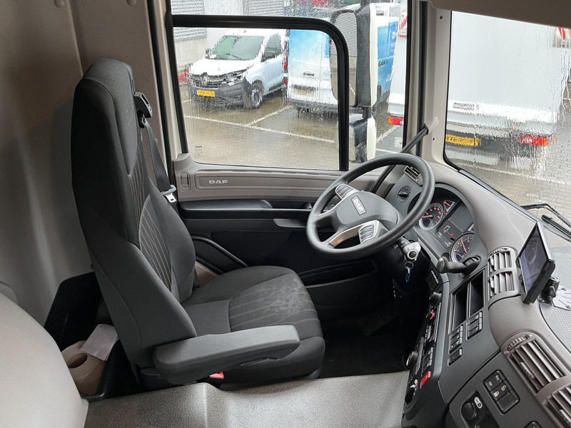 DAF CF 260 FA / 18 Ton / 210 dkm / Box / Laadklep / APK 05-25 - Camion fourgon: photos 3 DAF CF 260 FA / 18 Ton / 210 dkm / Box / Laadklep / APK 05-25 - Camion fourgon: photos 3