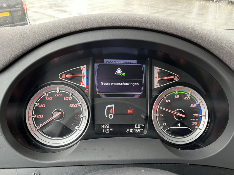 DAF CF 260 FA / 18 Ton / 210 dkm / Box / Laadklep / APK 05-25 - Camion fourgon: photos 4 DAF CF 260 FA / 18 Ton / 210 dkm / Box / Laadklep / APK 05-25 - Camion fourgon: photos 4