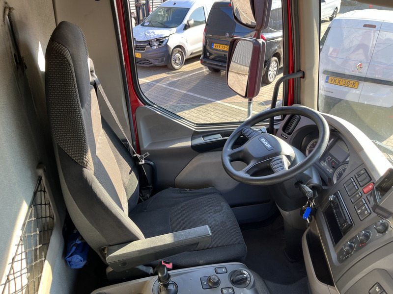 DAF LF 210 FA / 12 Ton / 394 dkm / Box / Loadlift / NL Truck - Camion fourgon: photos 3 DAF LF 210 FA / 12 Ton / 394 dkm / Box / Loadlift / NL Truck - Camion fourgon: photos 3