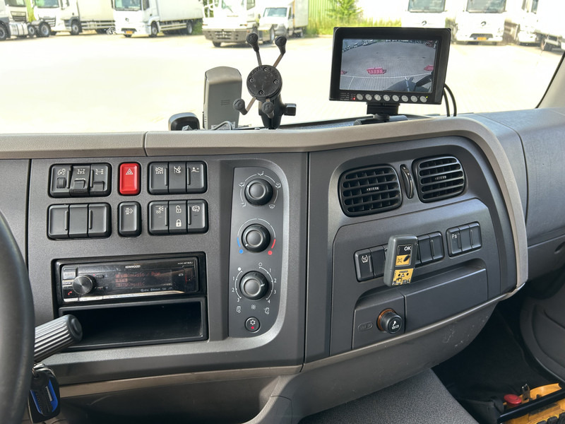 DAF LF 310 FA / Effer 175.2/3s Crane / 728 dkm / Flat Bed / APK TUV 10-25 - Camion grue: photos 5 DAF LF 310 FA / Effer 175.2/3s Crane / 728 dkm / Flat Bed / APK TUV 10-25 - Camion grue: photos 5