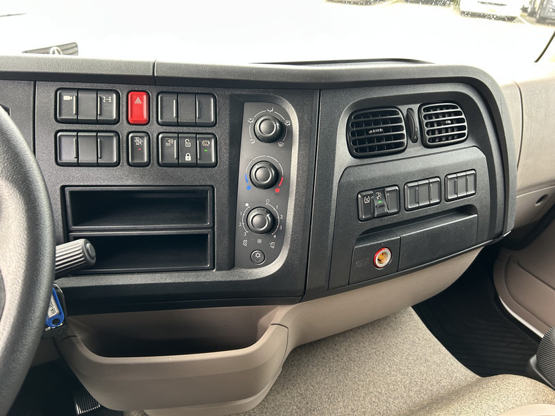 DAF XB 290 FA / 16 Ton / Nieuwe Tacho V2 / Box / Laadklep / APK 12-26 - Camion fourgon: photos 5 DAF XB 290 FA / 16 Ton / Nieuwe Tacho V2 / Box / Laadklep / APK 12-26 - Camion fourgon: photos 5