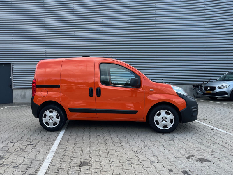 Fiat Fiorino 1.3 MJ Basis / NL Car / APK TUV 06-26 / - Fourgonnette: photos 2 Fiat Fiorino 1.3 MJ Basis / NL Car / APK TUV 06-26 / - Fourgonnette: photos 2