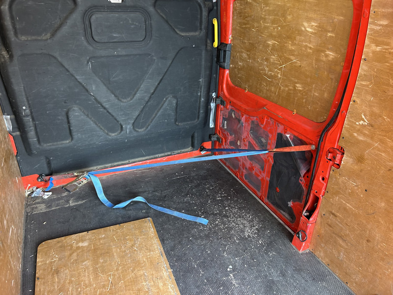 Fourgon utilitaire Ford Transit 2.0 TDCI Trend / 153 dkm / L3 H2 / APK TUV 04-26: photos 8