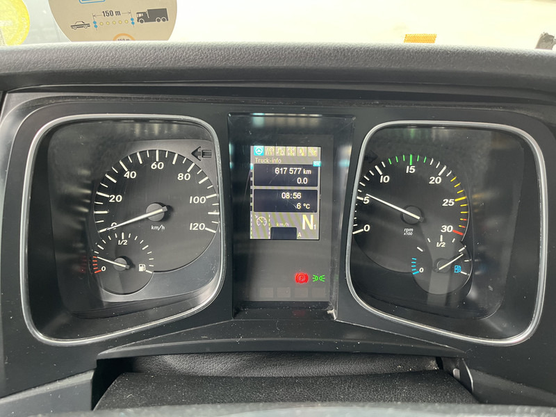 Mercedes-Benz Actros 2124 / New Tacho V2 / 617 dkm / Box / Loadlift / APK TUV 09-25 - Camion fourgon: photos 4 Mercedes-Benz Actros 2124 / New Tacho V2 / 617 dkm / Box / Loadlift / APK TUV 09-25 - Camion fourgon: photos 4