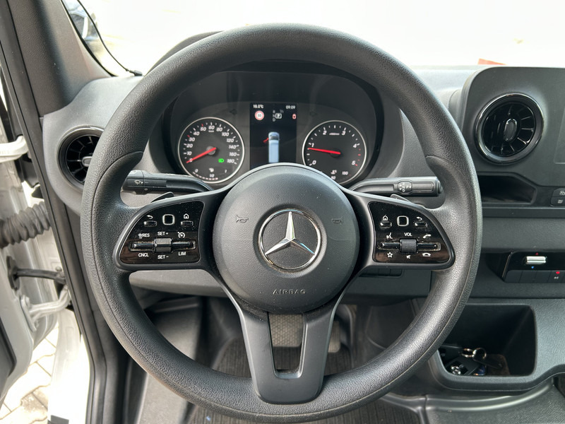 Mercedes-Benz Sprinter 515 1.9 CDI / Box Damage - Schade / Loadlift / APK TUV 04-26 - Fourgon grand volume: photos 4 Mercedes-Benz Sprinter 515 1.9 CDI / Box Damage - Schade / Loadlift / APK TUV 04-26 - Fourgon grand volume: photos 4