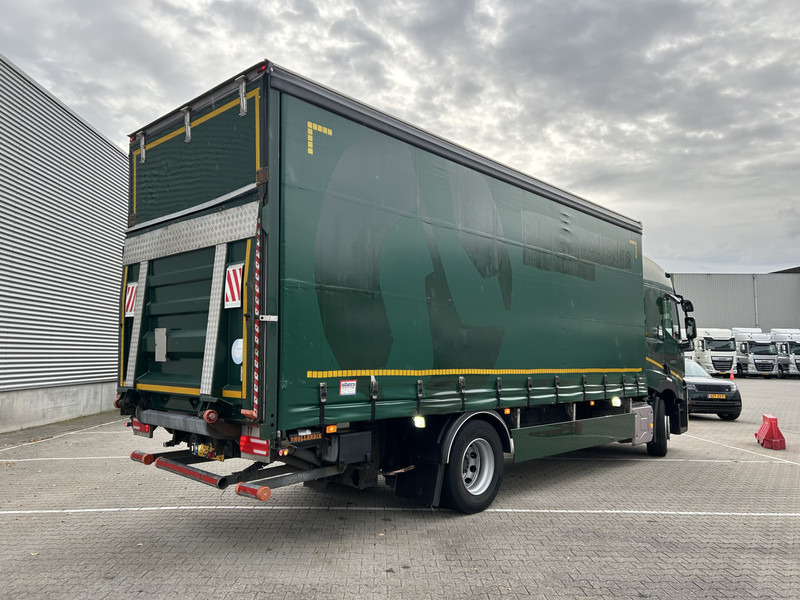 Renault T 380 Comfort / 820 dkm / Curtainside / Loadlift / APK TUV 02-26 - Camion à rideaux coulissants: photos 2 Renault T 380 Comfort / 820 dkm / Curtainside / Loadlift / APK TUV 02-26 - Camion à rideaux coulissants: photos 2