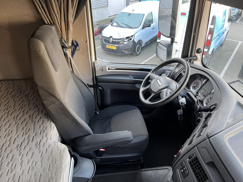DAF XF 440 FT Space Cab / 936 dkm / NL Truck - Tracteur routier: photos 3 DAF XF 440 FT Space Cab / 936 dkm / NL Truck - Tracteur routier: photos 3
