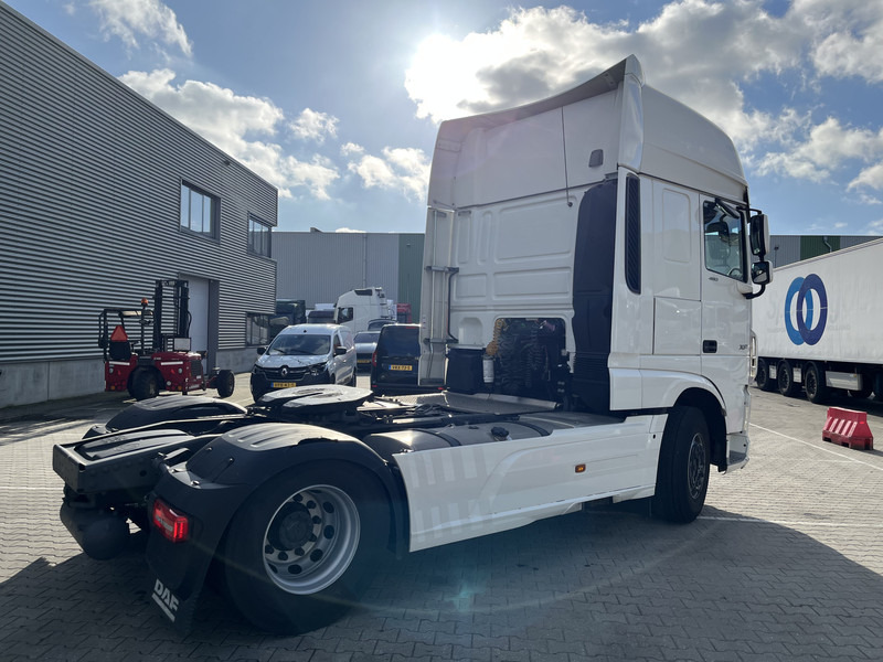DAF XF 480 FT SSC / 315 dkm / Schade - Damage / 2 Tanks / Stand Klima - Tracteur routier: photos 2 DAF XF 480 FT SSC / 315 dkm / Schade - Damage / 2 Tanks / Stand Klima - Tracteur routier: photos 2