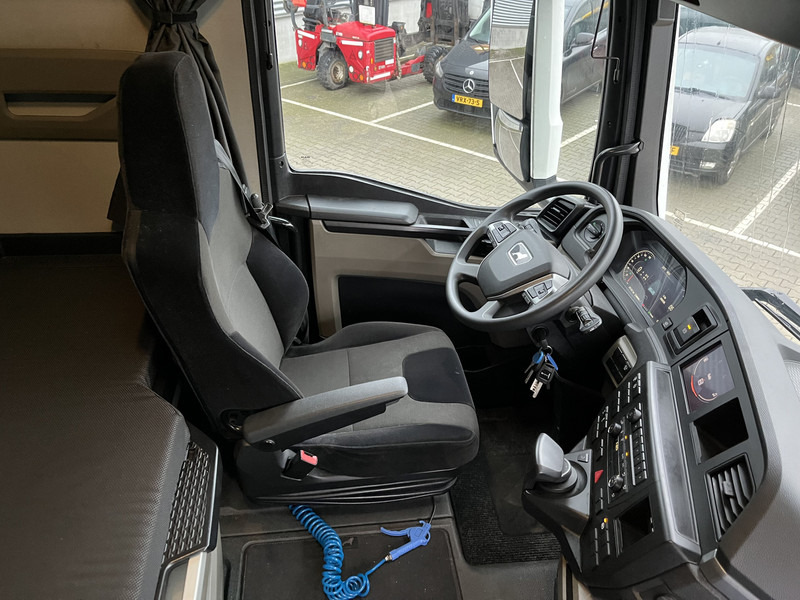 MAN TGX 18.510 GX / 2 Tanks / Full Spoiler / APK TUV 01-26 - Tracteur routier: photos 3 MAN TGX 18.510 GX / 2 Tanks / Full Spoiler / APK TUV 01-26 - Tracteur routier: photos 3