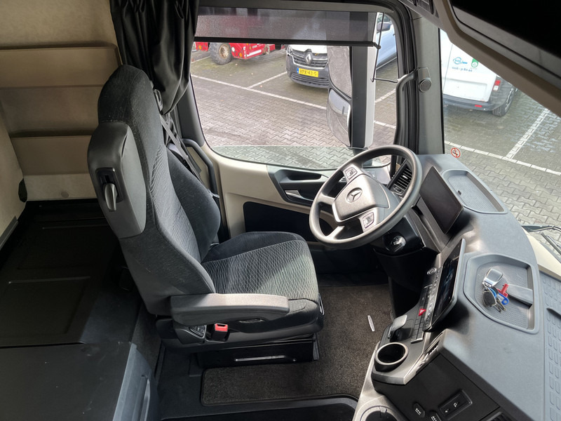 Mercedes-Benz Actros 1842 Gigaspace / 298 km / Full Spoiler / NL truck - Tracteur routier: photos 3 Mercedes-Benz Actros 1842 Gigaspace / 298 km / Full Spoiler / NL truck - Tracteur routier: photos 3